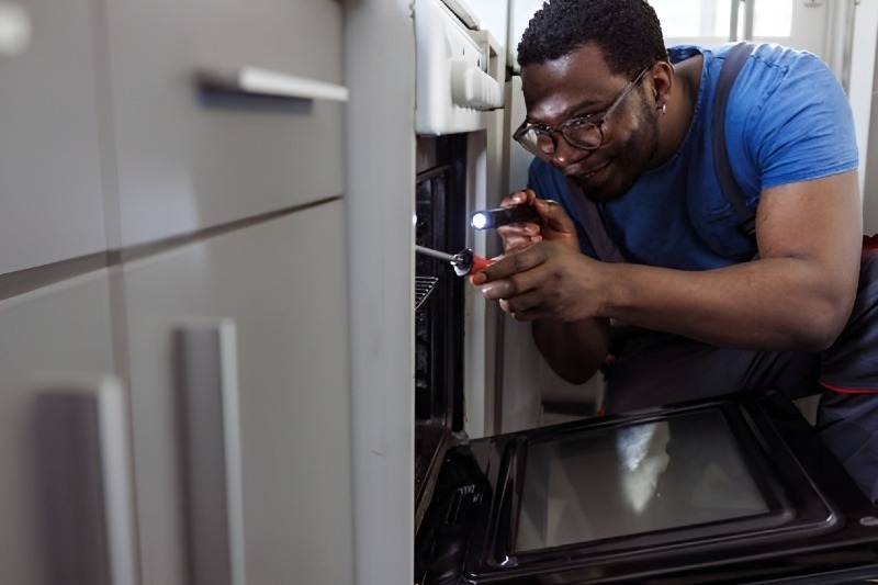 Oven & Stove repair in Riverside